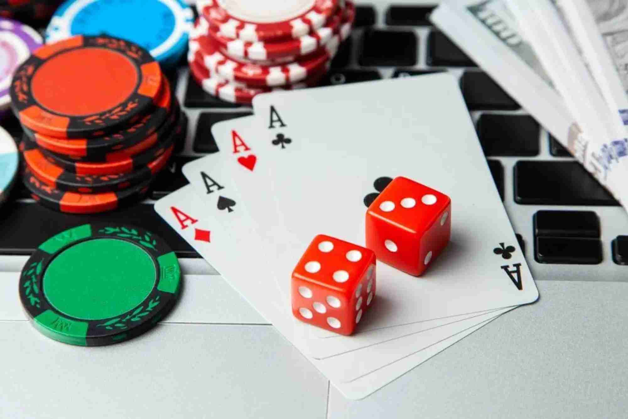 What’s the advantage in online poker